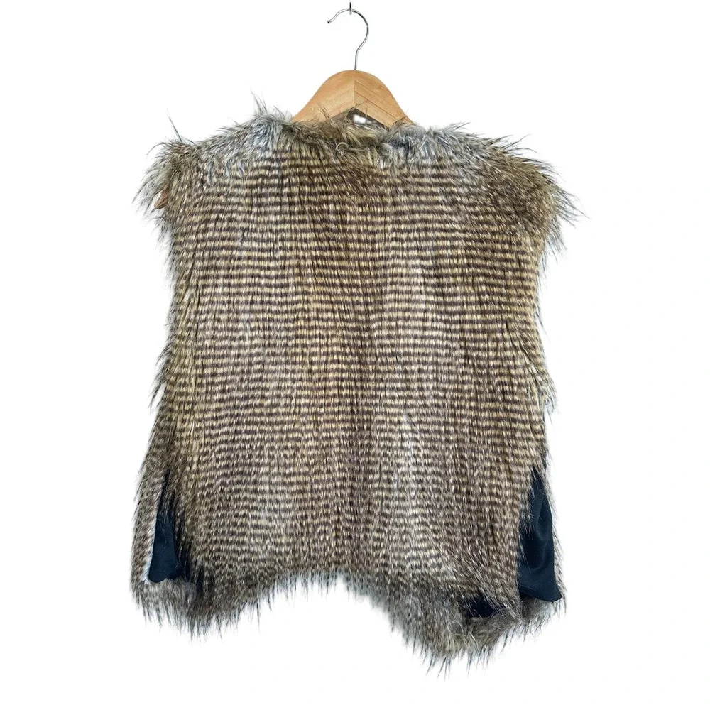Twelfth Street Faux Fur Vest  Boho Luxe Aspen Chic Mob Wife Western Glam Medium‎